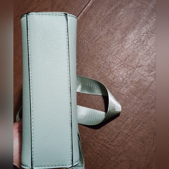 NWOT ... Crossbody Bag - Picture 5 of 5